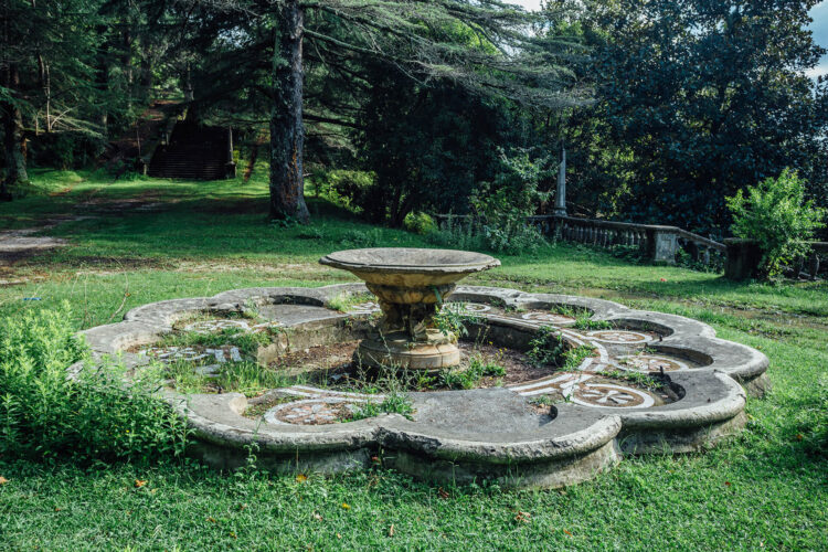 Fountain Repair: what to do before calling an expert for your cracked or chipped fountain